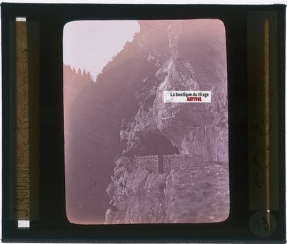Gorges des Écouges, photo J. Moulin, plaque verre couleur, positif 8,5x10 cm