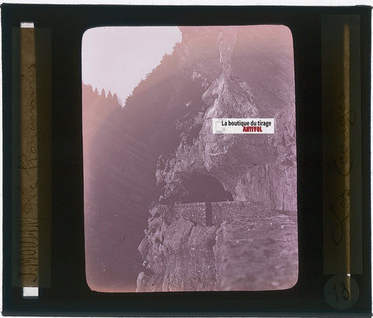 Gorges des Écouges, photo J. Moulin, plaque verre couleur, positif 8,5x10 cm