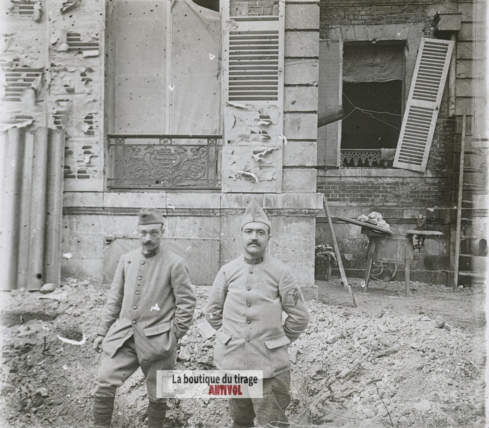 Village en ruine, guerre WW1, plaque verre photo ancienne stéréo 6x13 cm