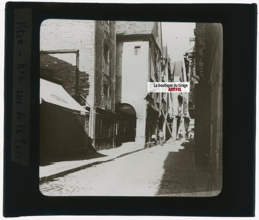 Rue à Vitré, Bretagne, photo plaque verre, noir & blanc, positif 8,5x10 cm