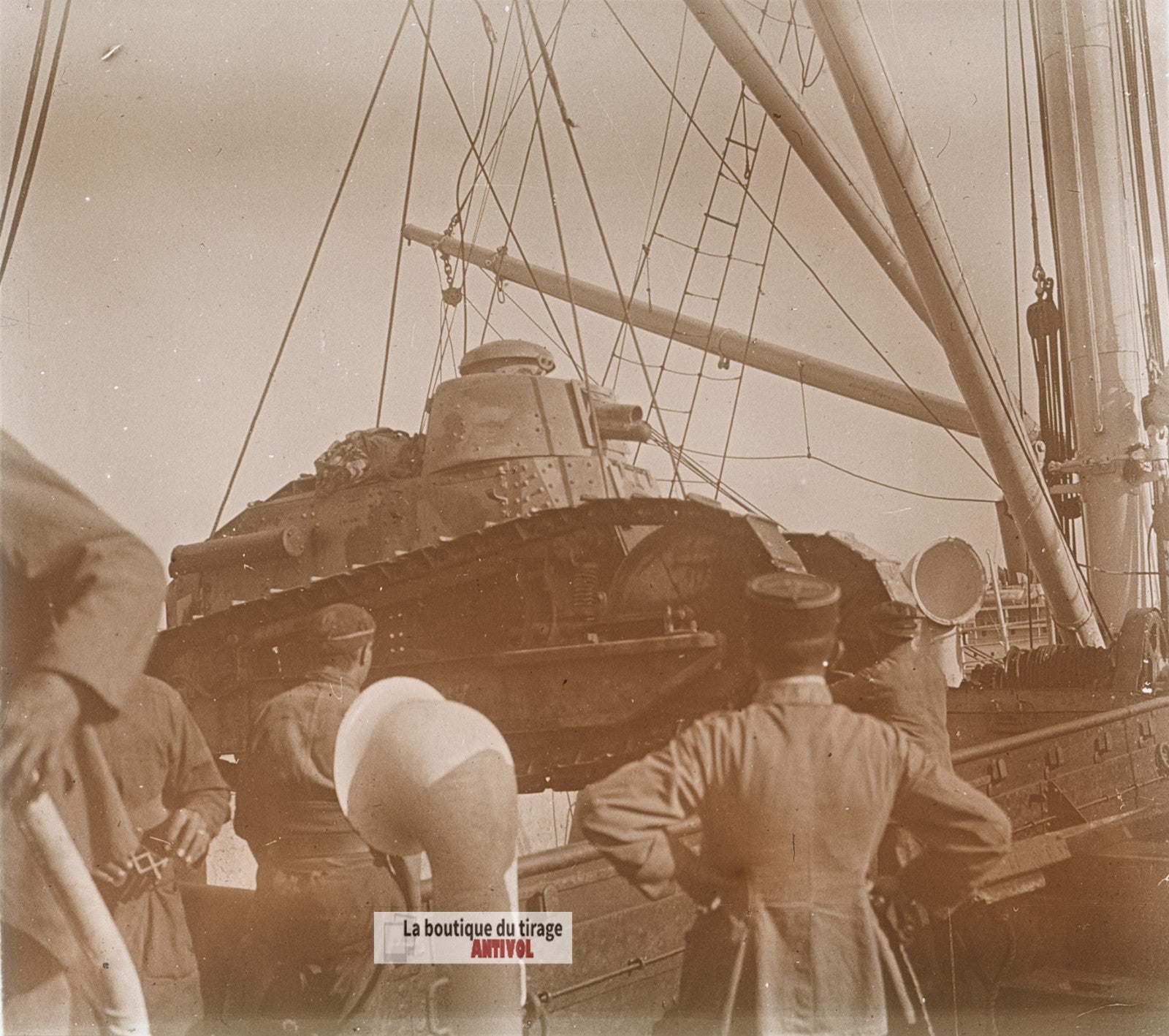 Char Renault FT, bateau, plaque de verre, photo ancienne stéréo 6x13 cm