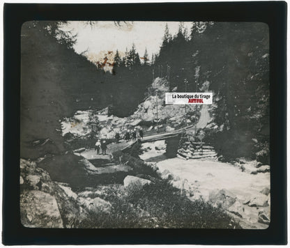 Alpiniste, montagne, eau, photo plaque verre, noir & blanc, positif 8,5x10 cm