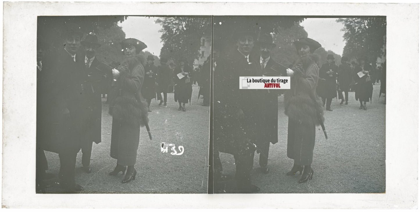 Scène de vie, Longchamp, Paris, plaque verre stéréoscopique, positif 8,5x17 cm