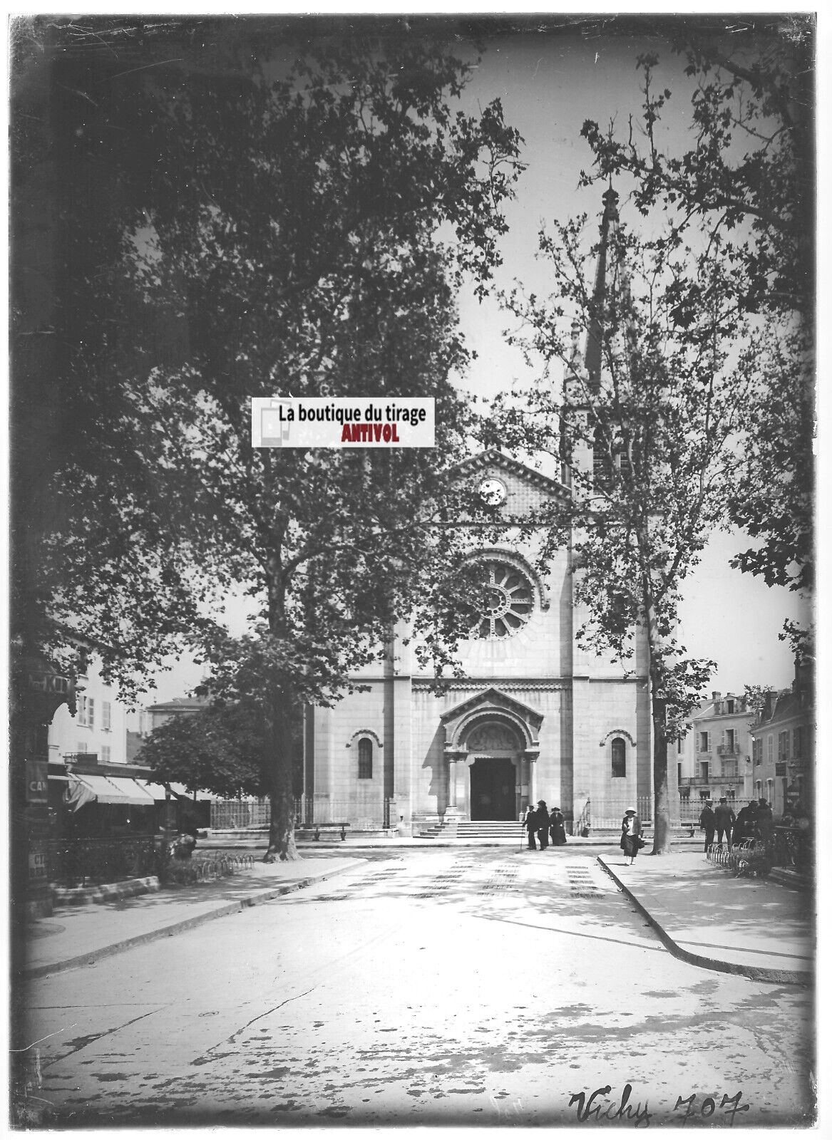 Plaque verre photo ancienne positif noir et blanc 13x18 cm Vichy église France