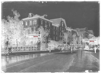 Plaque verre photo ancienne négatif noir et blanc 13x18 cm Vittel France ville