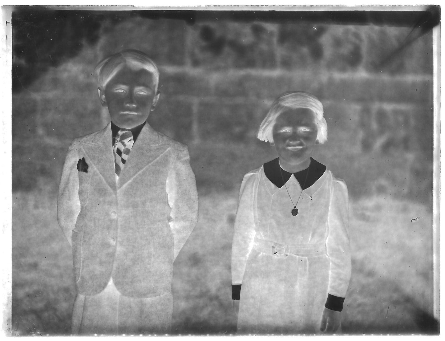 Plaque verre photo ancienne négatif noir et blanc 9x12 cm fille garçon vintage 