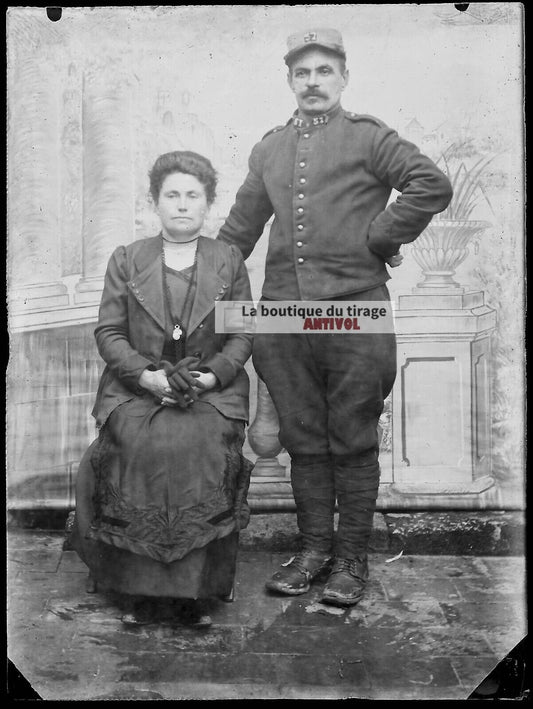 Plaque verre photo ancienne négatif noir et blanc 9x12 cm couple soldat France 