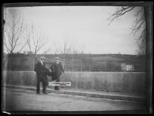 Plaque verre photo ancienne négatif noir et blanc 9x12 cm écoliers école pont 