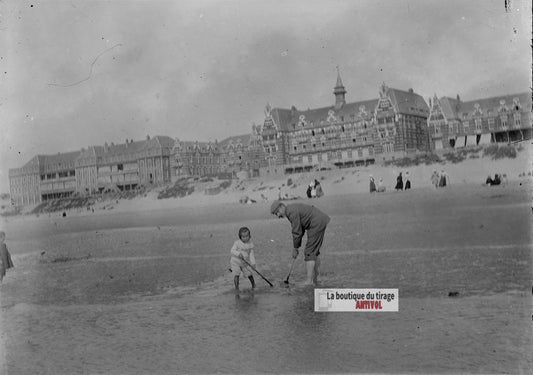 Personnages, mer, Berck-Plage, plaque verre photo ancienne, négatif 9x12 cm