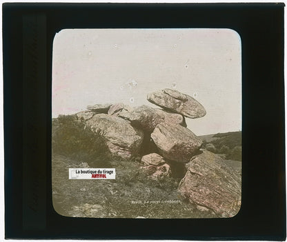 Sainte-Anne-d'Auray, pierre tremblante de Brech, plaque verre couleur, 8,5x10 cm