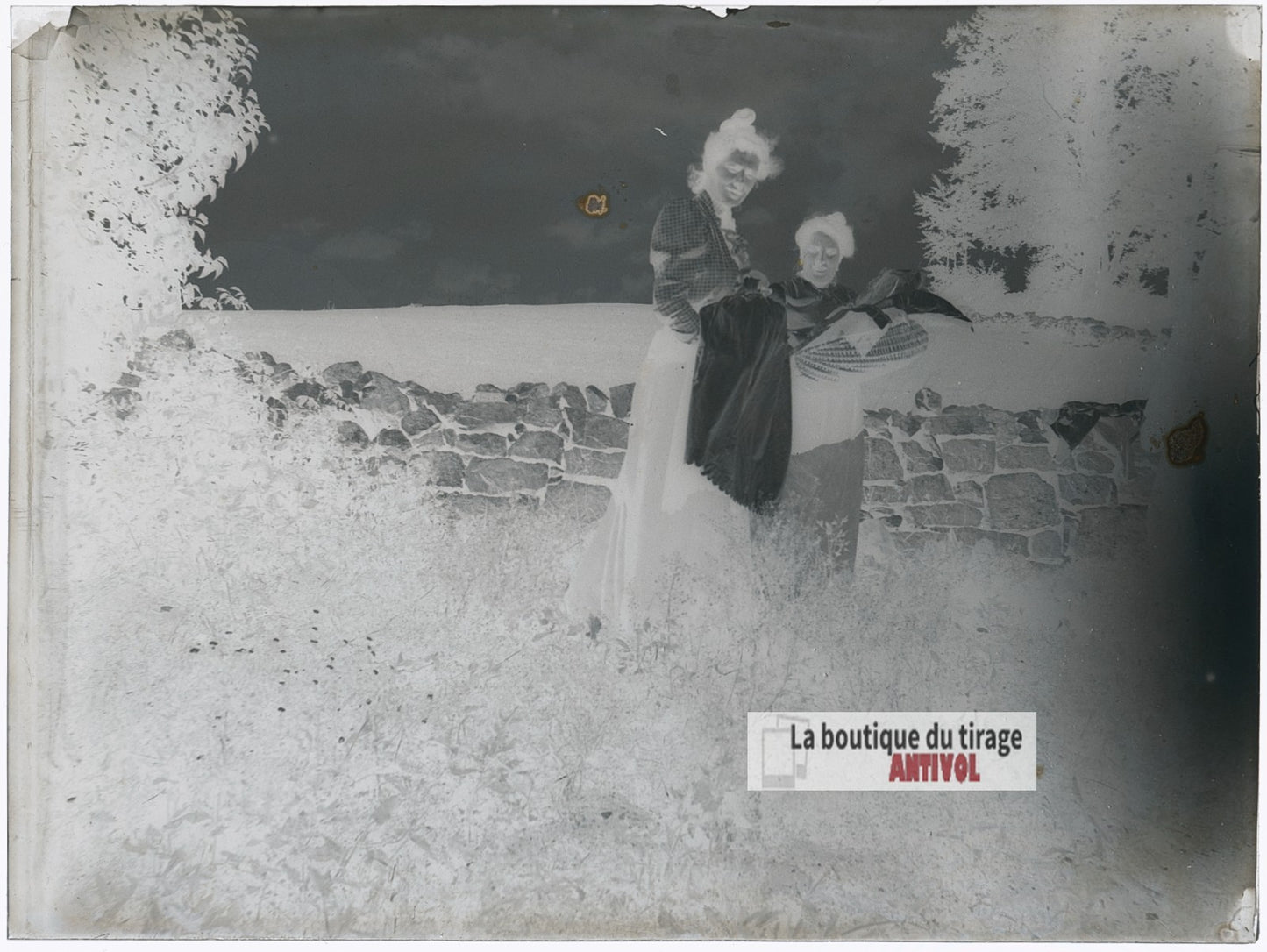Deux femmes et un nourrisson, plaque verre photo ancienne, négatif 9x12 cm