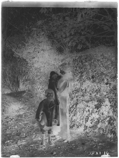 Plaque verre photo ancienne noir et blanc négatif 9x12 cm groupe famille vintage