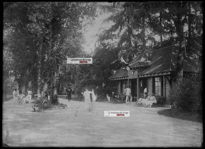 Plaque verre photo ancienne négatif noir et blanc 13x18 cm Vittel Tennis club