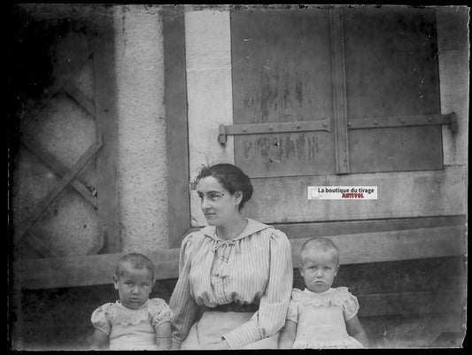 Plaque verre photo ancienne négatif noir et blanc 9x12 cm femme avec enfants