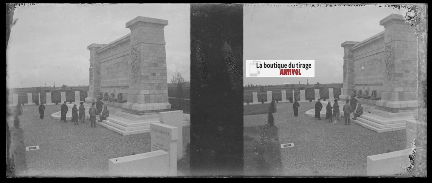 Monument morts, Belgique, Plaque verre stéréo, négatif noir & blanc 4,5x10,7 cm