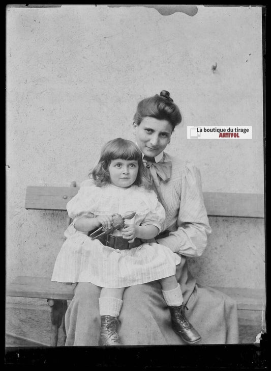 Plaque verre photo négatif ancien noir et blanc 13x18 cm fille femme portrait