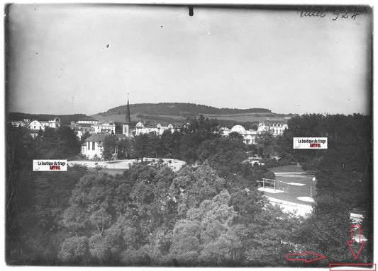 Plaque verre photo positif noir et blanc 13x18 cm Vittel Vosges ville France