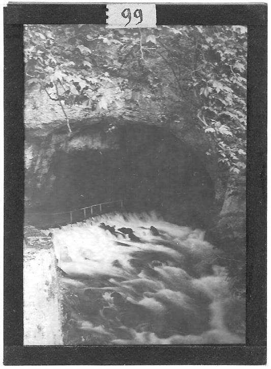 Plaque verre photo ancienne positif noir et blanc 6x9 cm Ariège Fontestorbes
