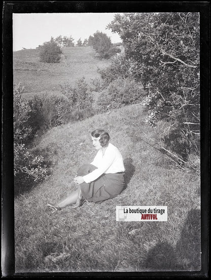 Femme, personnage, photo ancienne plaque verre, négatif noir & blanc, 9x12 cm