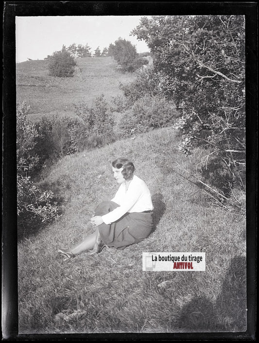 Femme, personnage, photo ancienne plaque verre, négatif noir & blanc, 9x12 cm