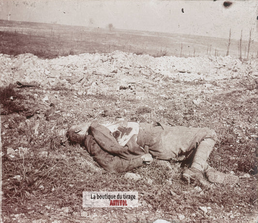 Verdun, cadavre allemand, guerre WW1, plaque verre stéréo, photo 4,5x10,7 cm