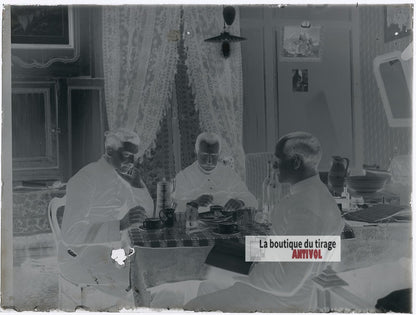 Soldats compagnie magasin Pigalle, plaque verre photo ancienne, négatif 9x12 cm