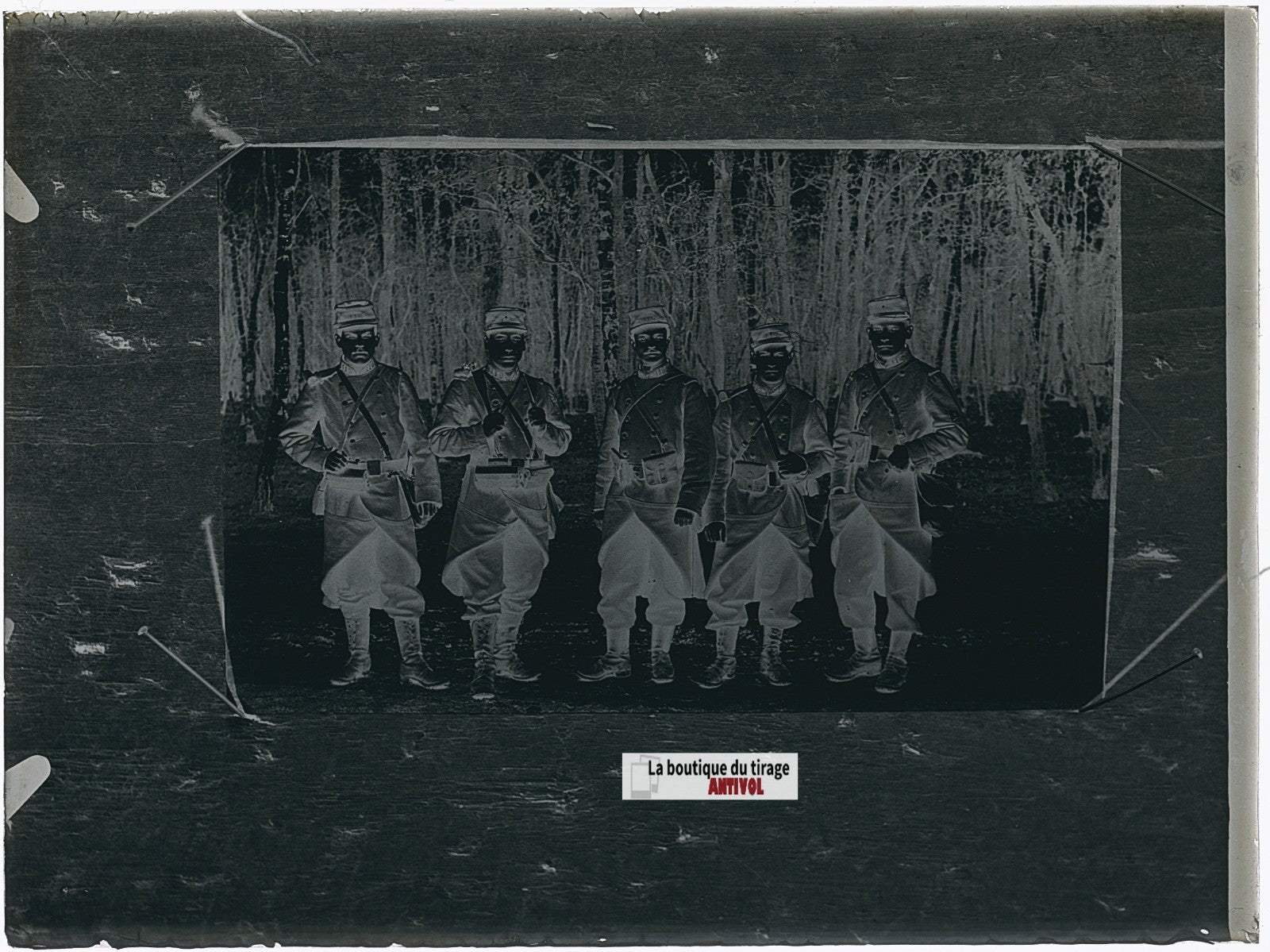 Jeunes soldats en manœuvre, plaque verre, photo ancienne, négatif N&B 9x12 cm