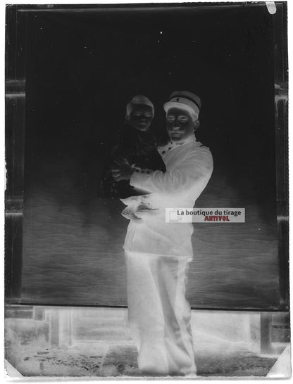 Plaque verre photo ancienne négatif noir et blanc 9x12 cm père enfant gendarme 