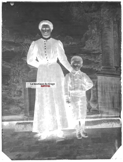 Plaque verre photo ancienne négatif noir et blanc 9x12 cm personnages vintage 