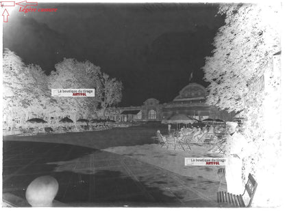 Plaque verre photo ancienne négatif noir et blanc 13x18 cm casino de Vichy