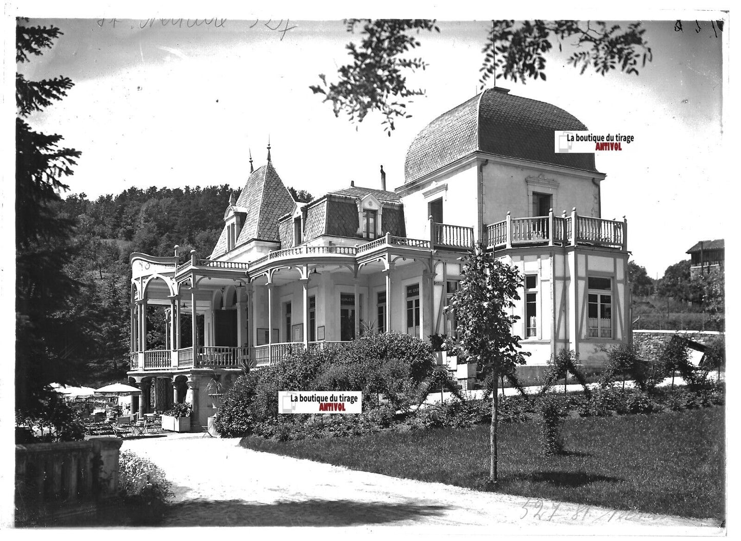 Plaque verre photo ancienne positif noir & blanc 13x18 cm Saint-Nectaire casino