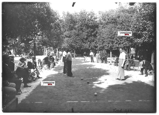 Plaque verre photo ancienne positif noir & blanc 13x18 cm Vittel pétanque Vosges