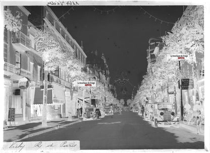 Plaque verre photo ancienne négatif noir et blanc 13x18 cm Vichy, rue de Paris