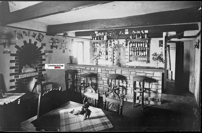 Èze, Bar Troubadour, Plaque verre photo ancienne négatif noir & blanc 9x14 cm