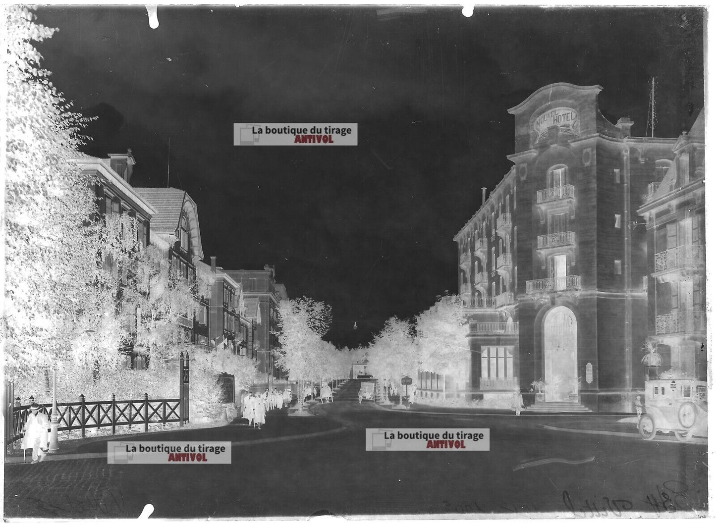 Plaque verre photo ancienne négatif noir et blanc 13x18 cm Vittel France ville