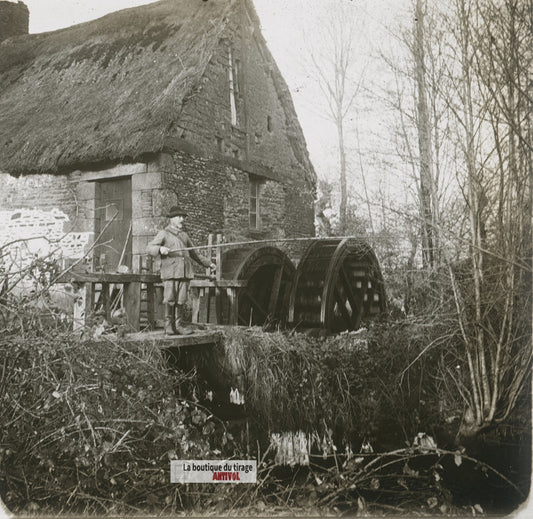 Pêcheur, moulin à eau, plaque verre stéréo, photo ancienne 4,5x10,7 cm