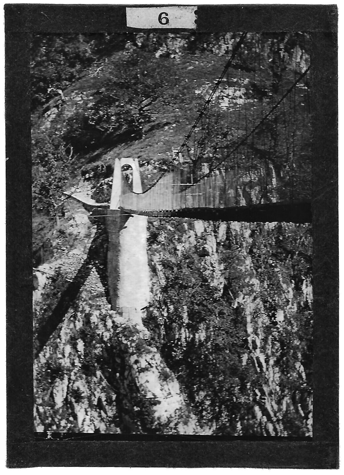 Plaque verre photo ancienne positif noir et blanc 6x9 cm passerelle d'Holzarte