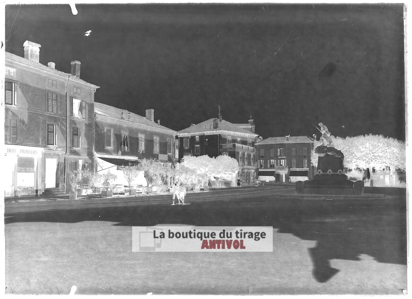 Plaque verre photo ancienne négatif noir et blanc 13x18 cm Vittel ville France