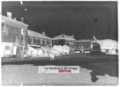 Plaque verre photo ancienne négatif noir et blanc 13x18 cm Vittel ville France