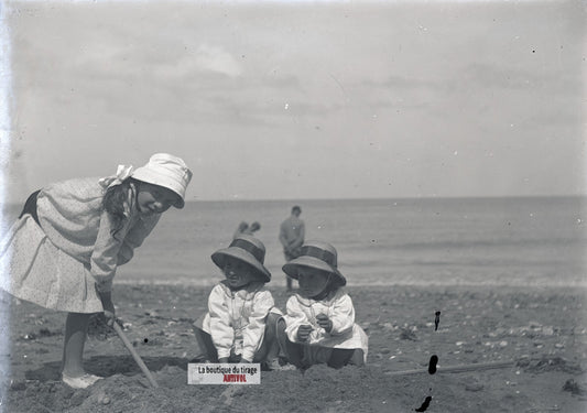 Enfants à Berck-sur-Mer, France, plaque verre photo ancienne, négatif 9x12 cm