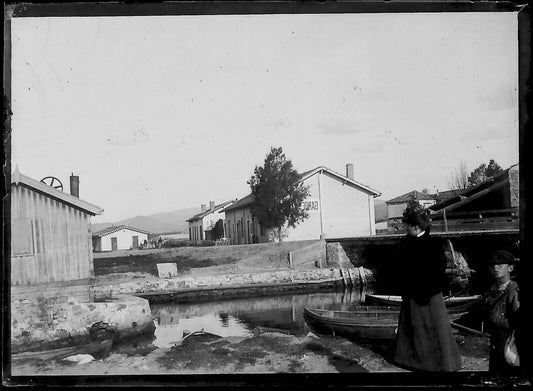 Plaque verre photo négatif noir et blanc 6x9 cm Provence barque eau vintage 