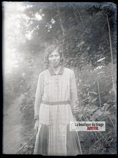 Portrait d'une jeune femme, plaque verre photo ancienne, négatif 9x12 cm