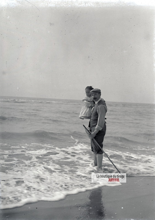 Homme, enfant, mer, Berck-Plage, plaque verre photo ancienne, négatif 9x12 cm