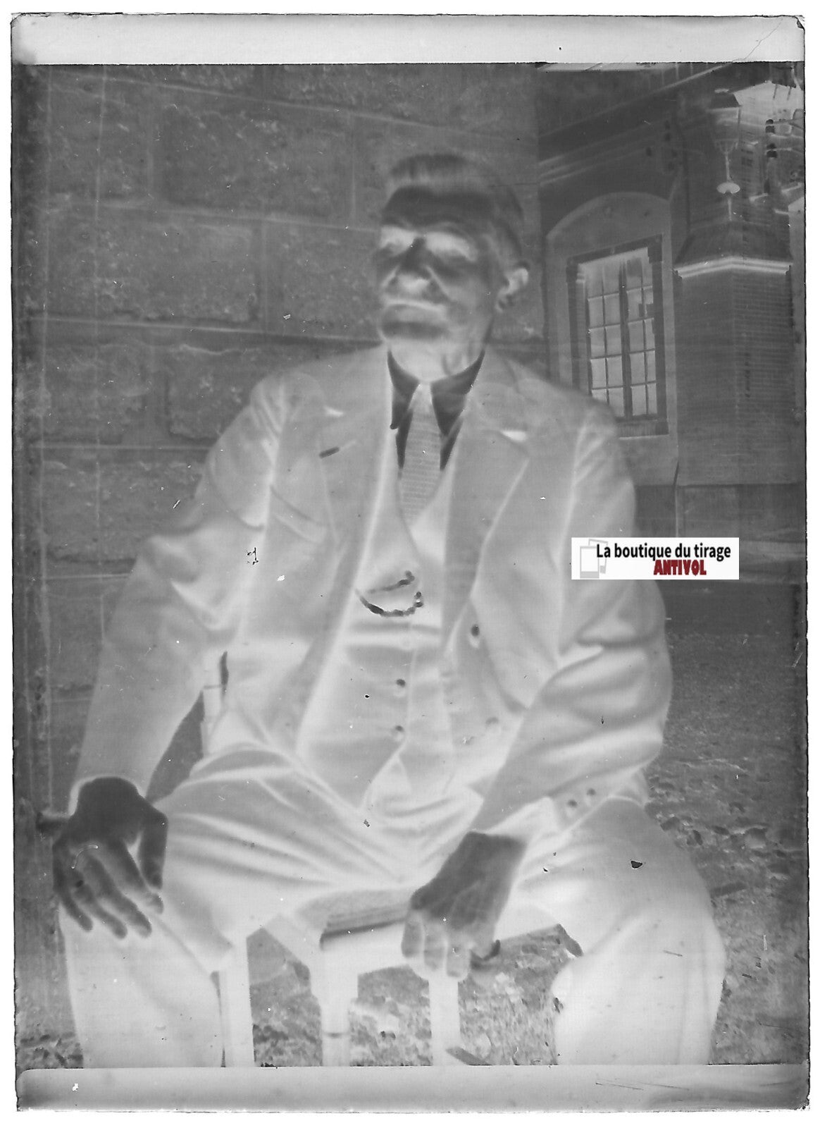 Homme, cravate, Plaque verre photo ancienne, négatif noir & blanc 6x9 cm