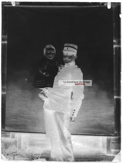 Plaque verre photo ancienne négatif noir et blanc 9x12 cm père enfant gendarme 