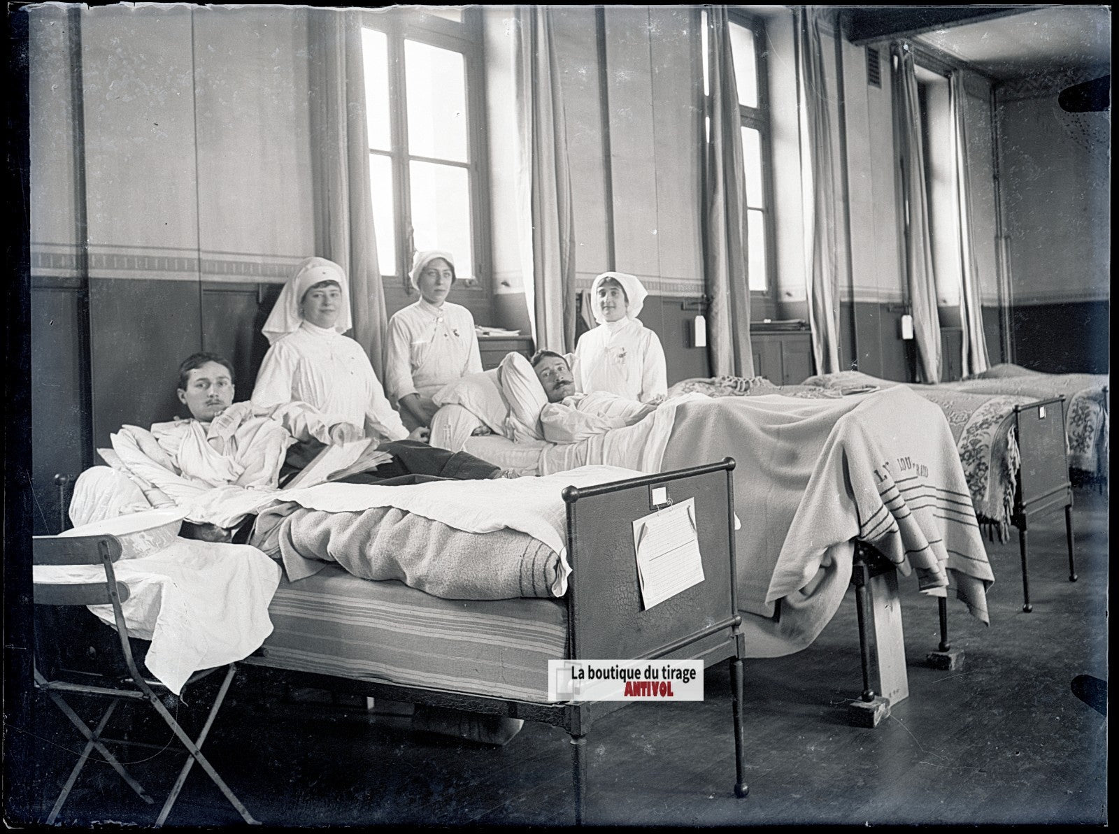 Soldats et infirmières, plaque verre, photo ancienne, négatif N&B 9x12 cm
