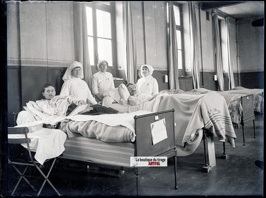 Soldats et infirmières, plaque verre, photo ancienne, négatif N&B 9x12 cm