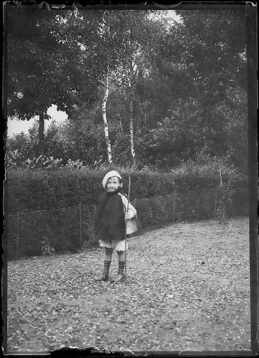 Plaque verre photo ancienne négatif noir et blanc 6x9 cm enfant personnage - La Boutique Du Tirage 