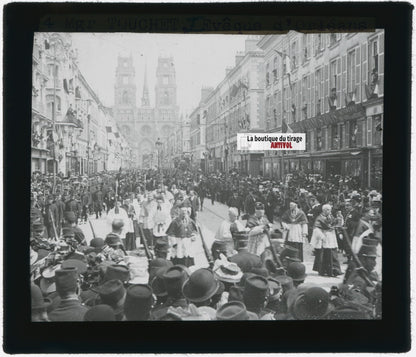 Défilé religieux, Orléans, photo plaque verre, noir & blanc, positif 8,5x10 cm