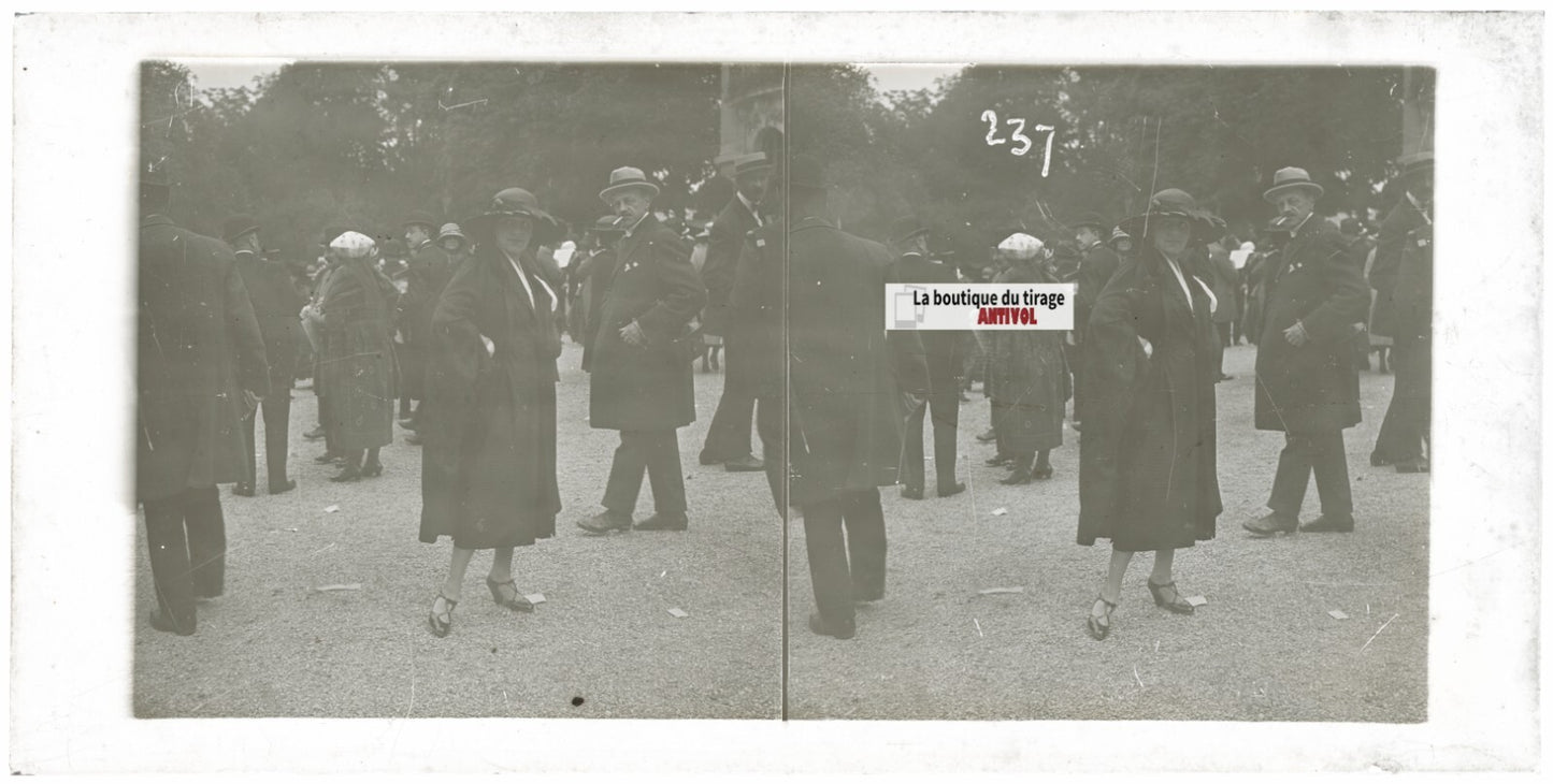 Personnages, Longchamp, Paris, plaque verre stéréoscopique, positif 8,5x17 cm